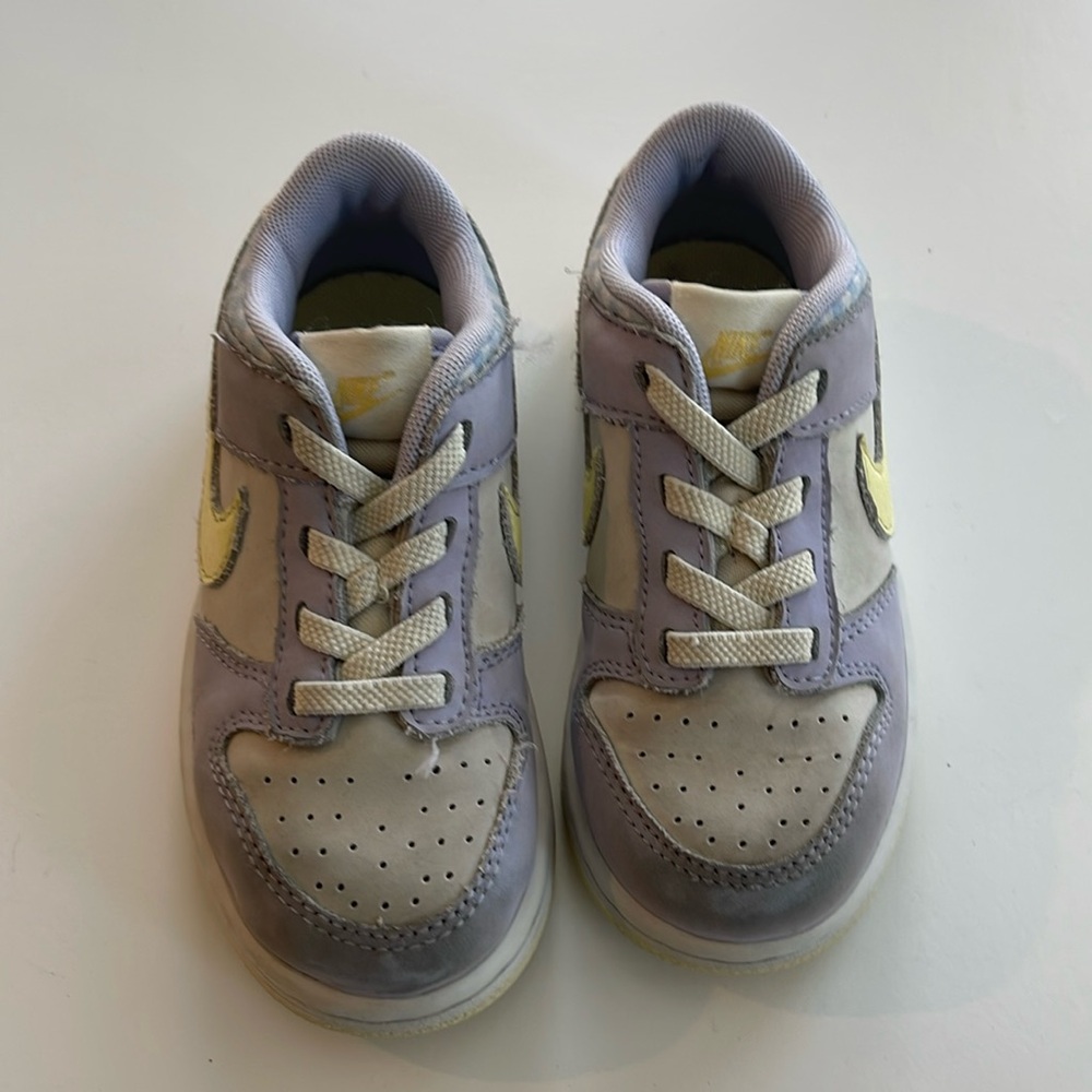Nike Easter dunks light purple/yellow